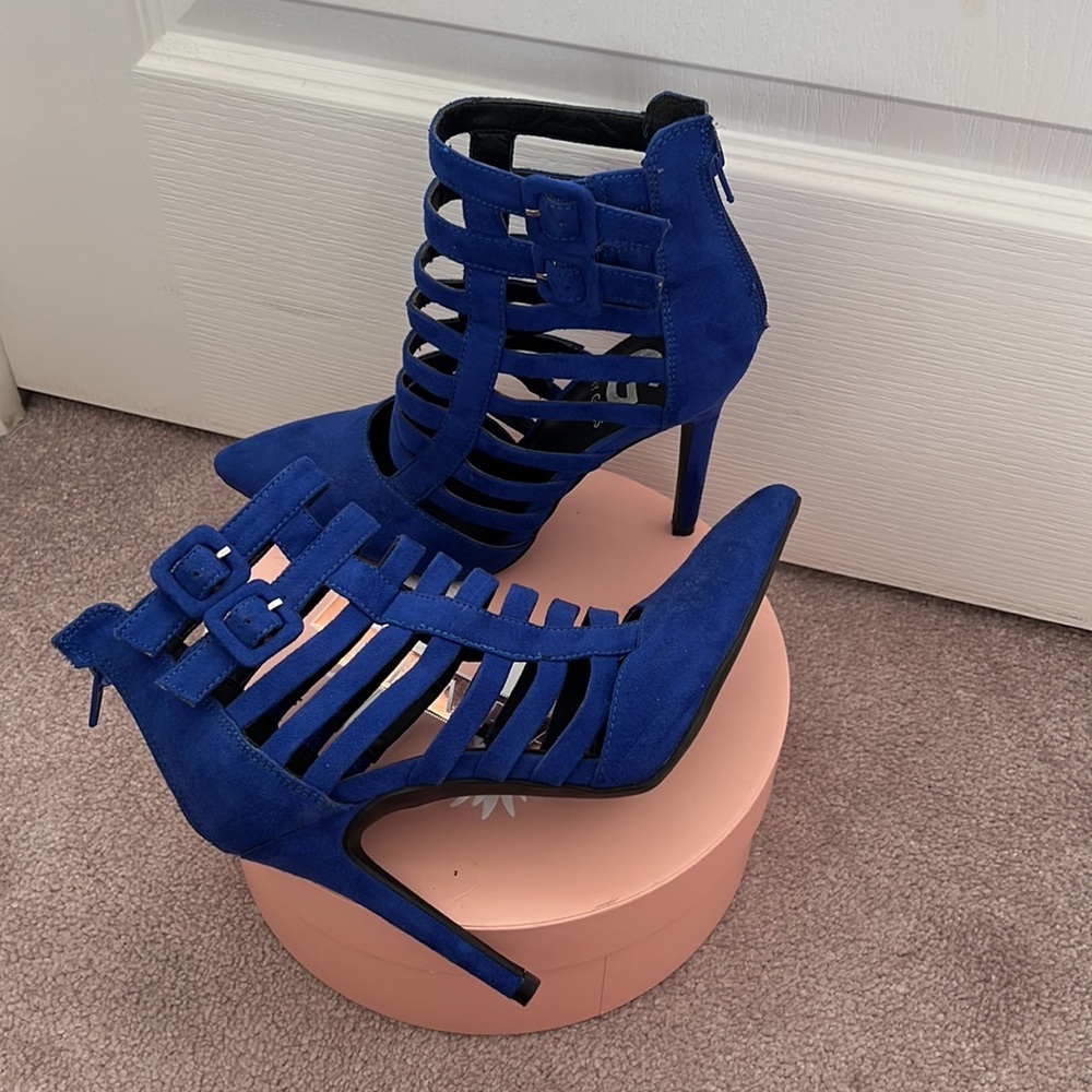 Beautiful guess heels